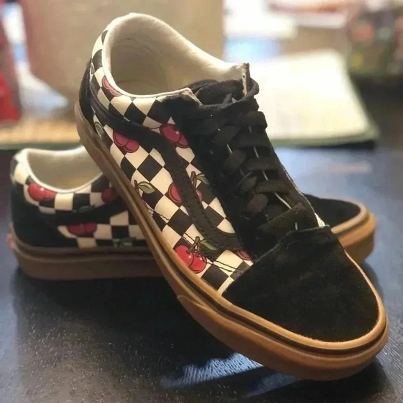 VANS Checkerboard Cherries Old Skool - Picture 1 of 8